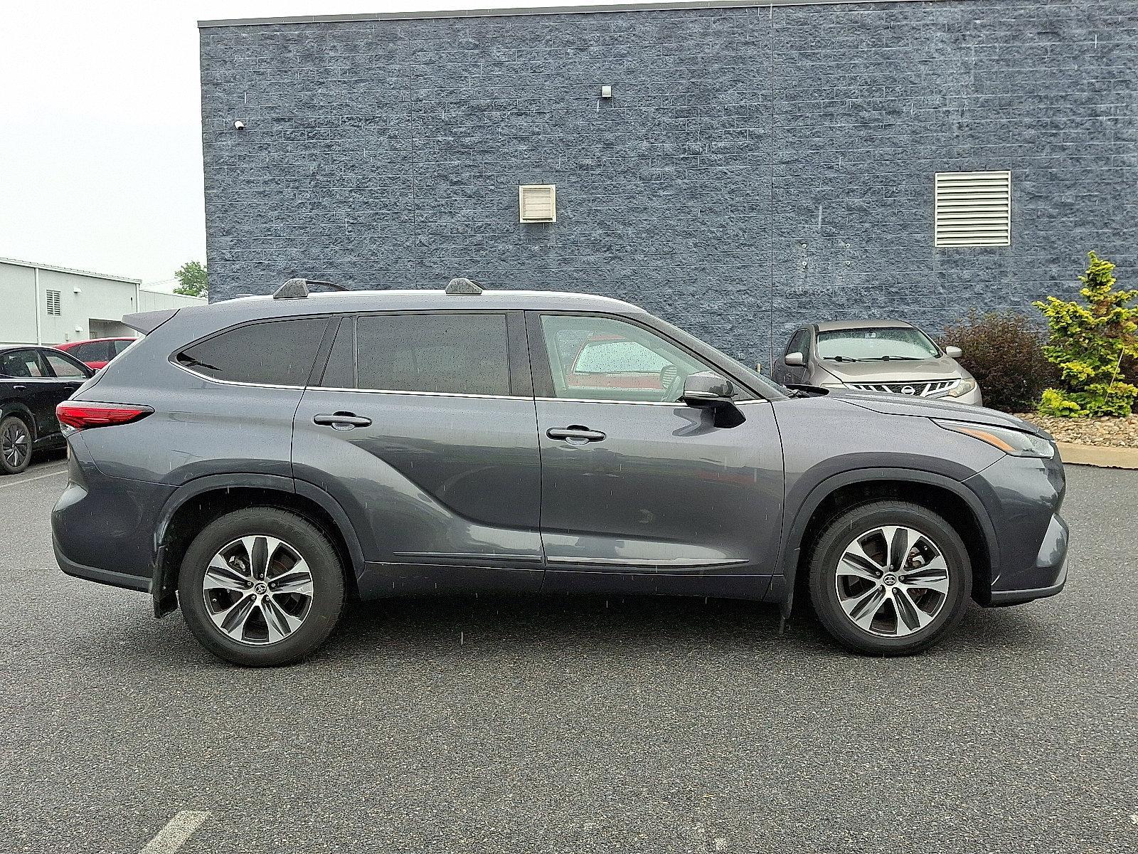 2022 Toyota Highlander Vehicle Photo in Mechanicsburg, PA 17050-2306