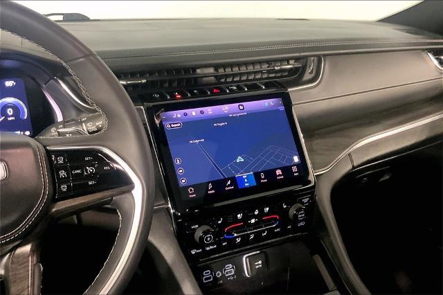 2023 Jeep Grand Cherokee L Vehicle Photo in Lees Summit, MO 64086