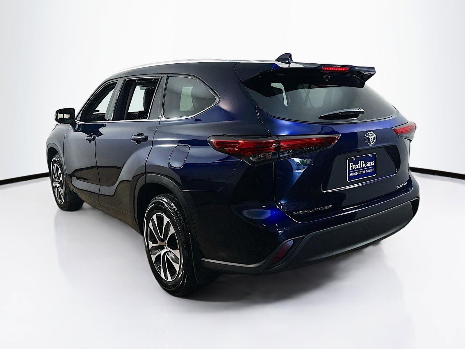 2022 Toyota Highlander Vehicle Photo in Langhorne, PA 19047