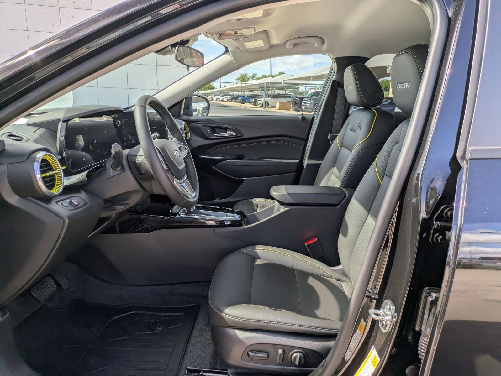 2025 Chevrolet Trax Vehicle Photo in SELMA, TX 78154-1460