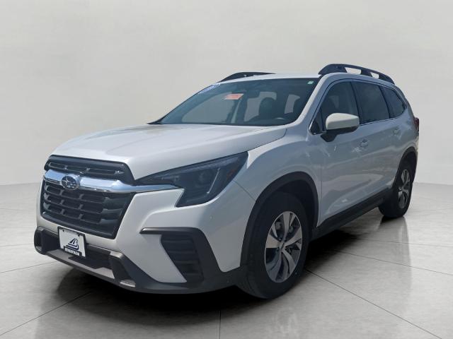 2024 Subaru Ascent Vehicle Photo in Green Bay, WI 54304