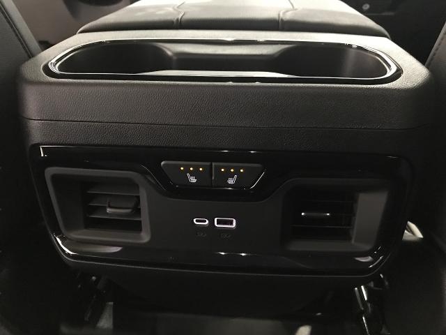 2025 GMC Sierra 1500 Vehicle Photo in GREEN BAY, WI 54303-3330