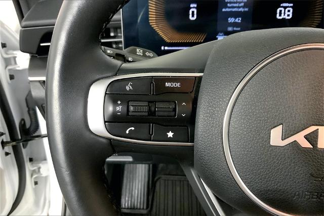 2025 Kia K5 Vehicle Photo in Lees Summit, MO 64086