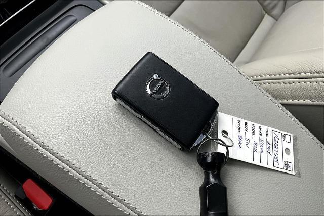 2024 Volvo XC40 Vehicle Photo in Houston, TX 77007
