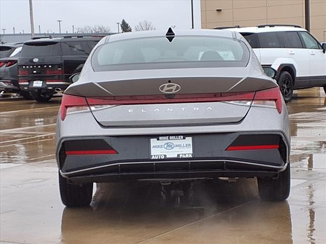 2025 Hyundai ELANTRA Vehicle Photo in Peoria, IL 61615