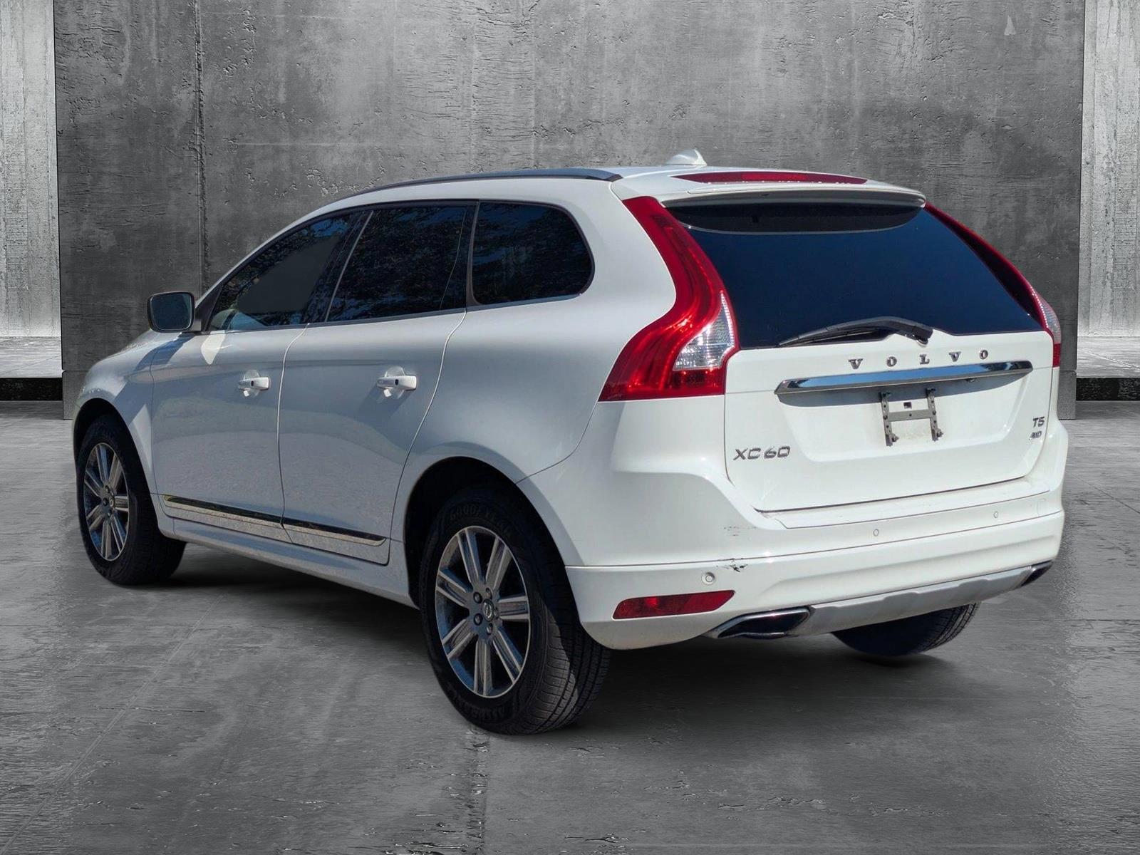 2017 Volvo XC60 Vehicle Photo in Sarasota, FL 34231