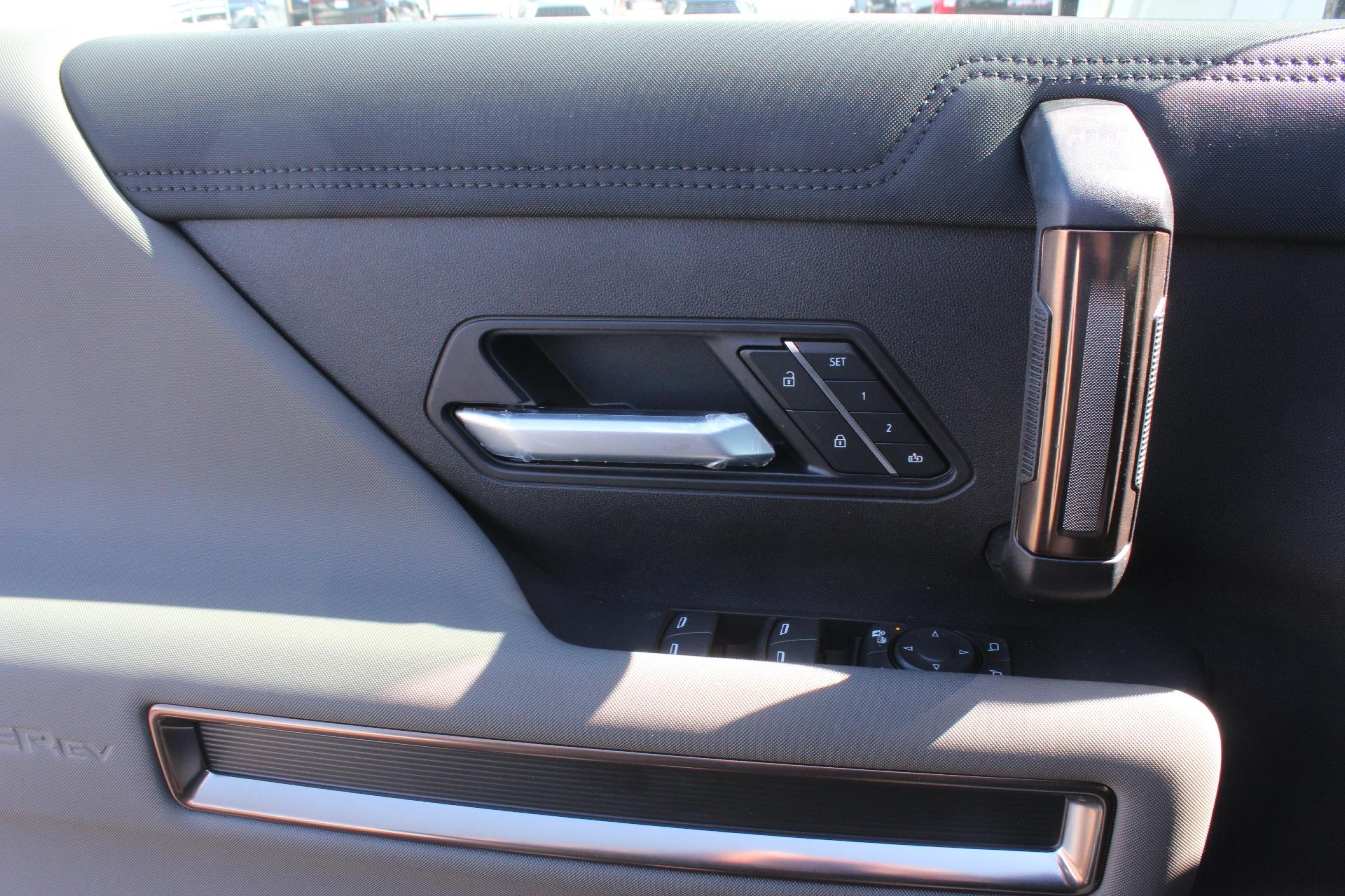 2025 GMC HUMMER EV SUV Vehicle Photo in AURORA, CO 80012-4011