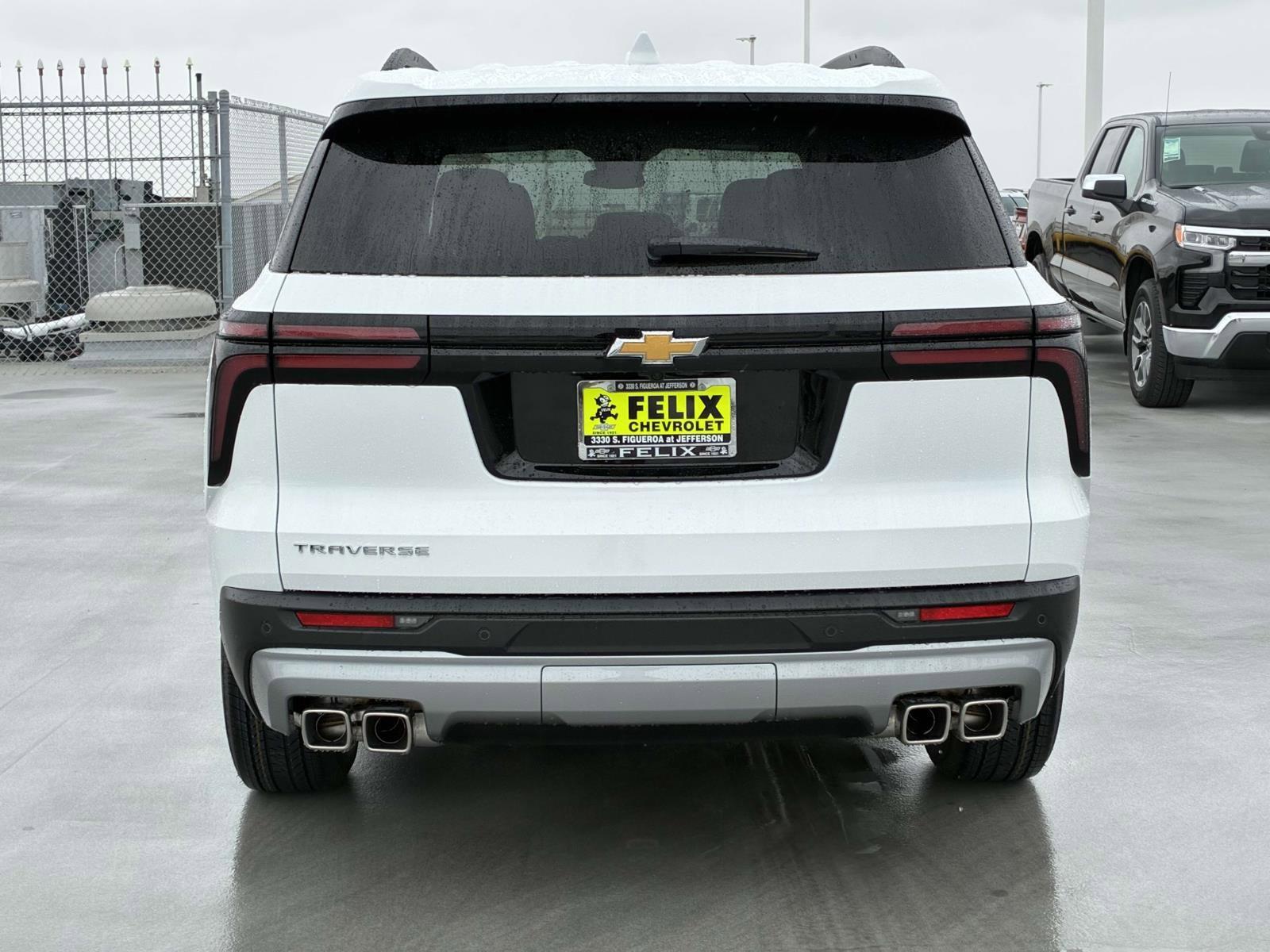 2025 Chevrolet Traverse Vehicle Photo in LOS ANGELES, CA 90007-3794