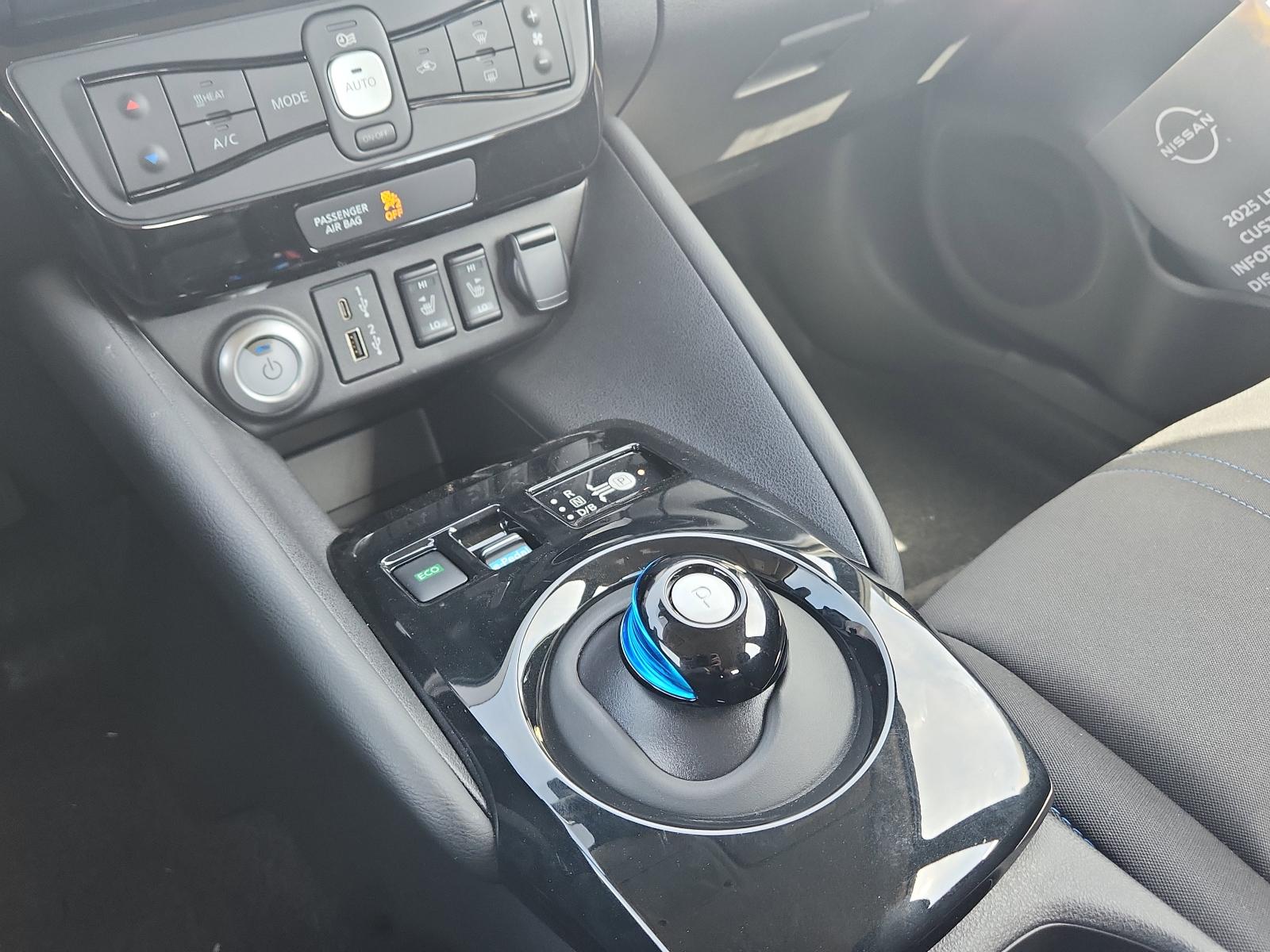 2025 Nissan LEAF Vehicle Photo in Albuquerque, NM 87110