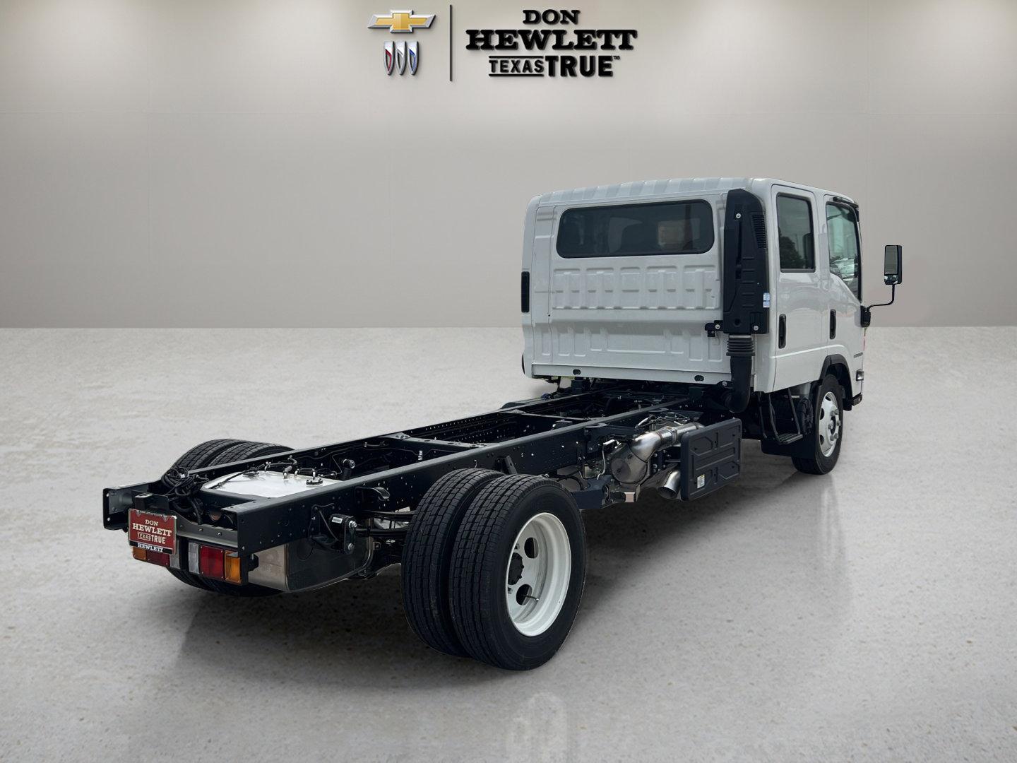 2024 Chevrolet Low Cab Forward 5500 XD Vehicle Photo in GEORGETOWN, TX 78626-7508