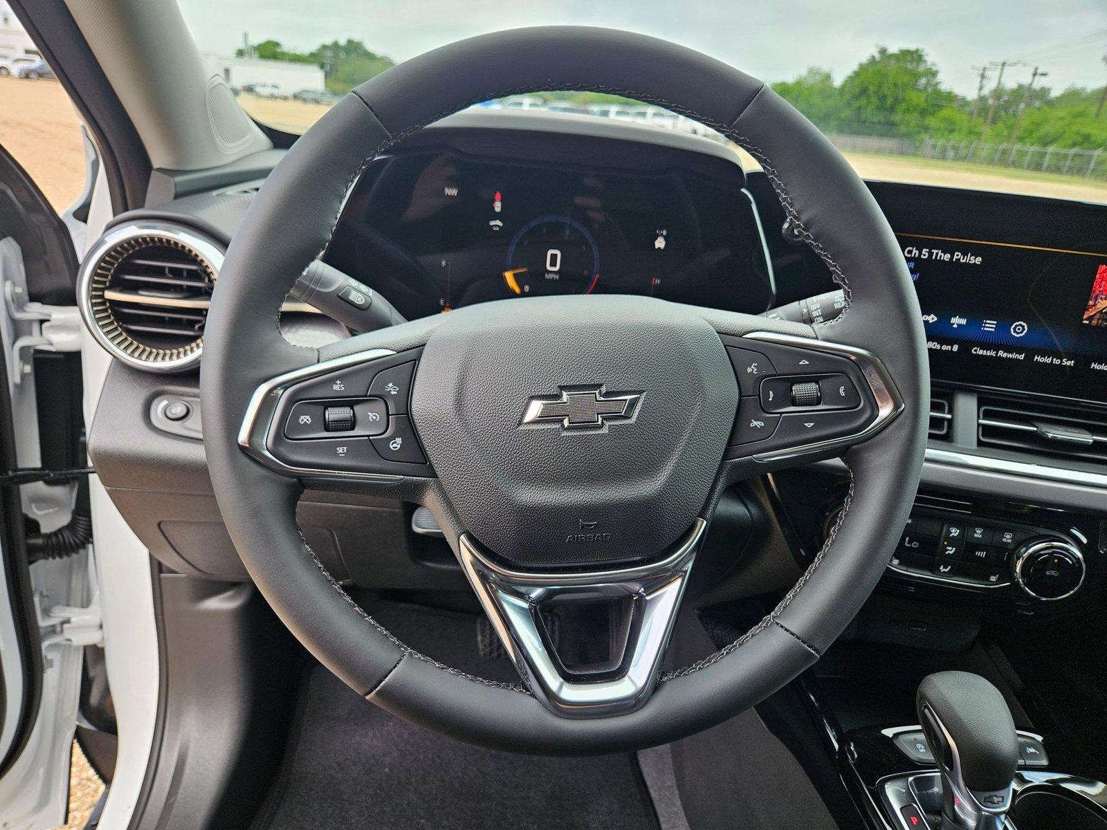 2025 Chevrolet Trax Vehicle Photo in WACO, TX 76710-2592