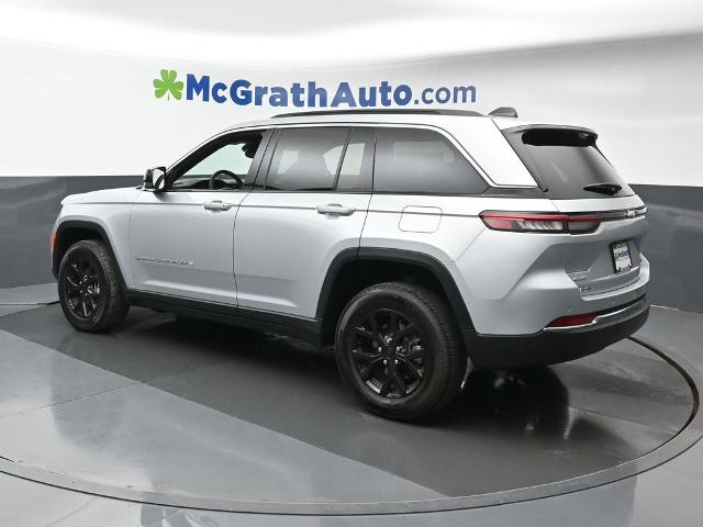 2024 Jeep Grand Cherokee Vehicle Photo in Cedar Rapids, IA 52402