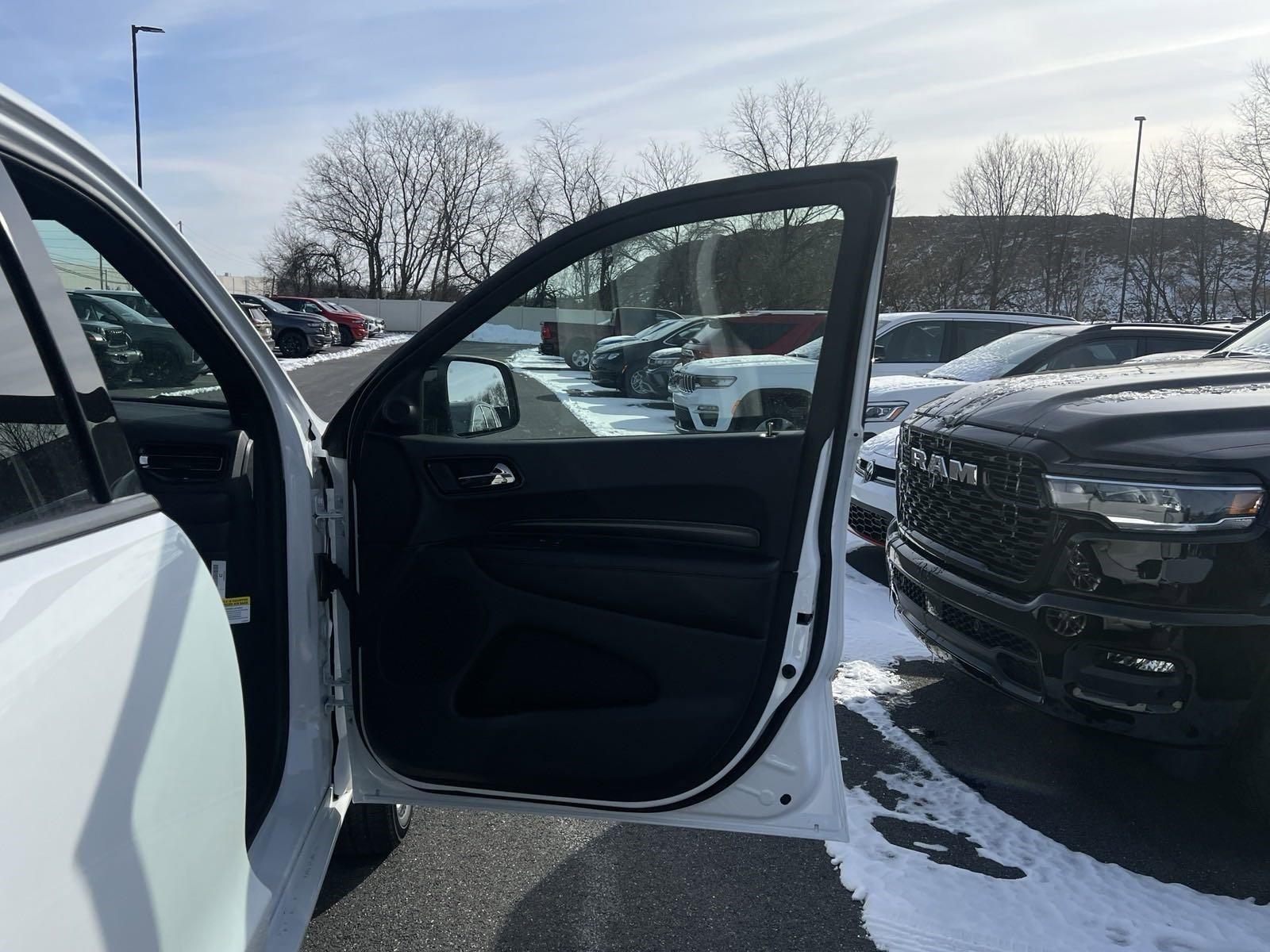 2025 Dodge Durango Vehicle Photo in Mechanicsburg, PA 17050-1707