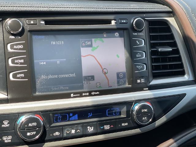 2019 Toyota Highlander Vehicle Photo in BENTONVILLE, AR 72712-4322