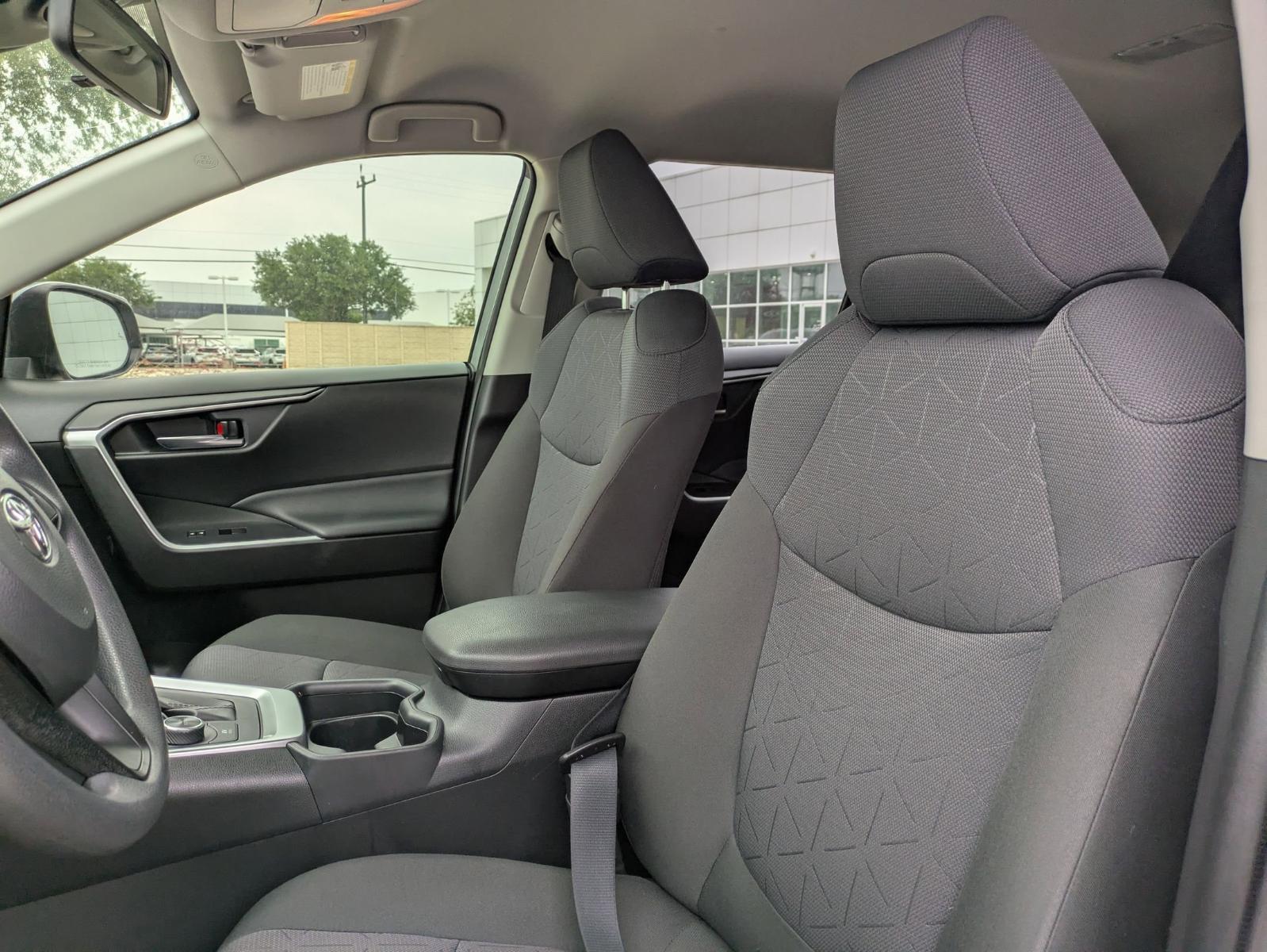 2020 Toyota RAV4 Vehicle Photo in SELMA, TX 78154-1460