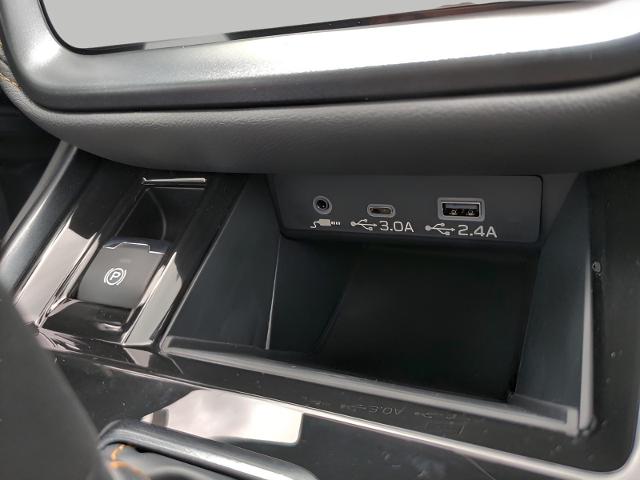 2025 Subaru Outback Vehicle Photo in Green Bay, WI 54304