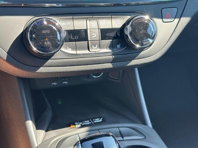 2025 Buick Envista Vehicle Photo in COLUMBIA, MO 65203-3903