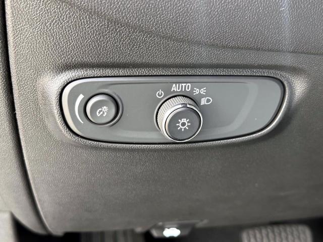 2022 Chevrolet Equinox Vehicle Photo in Roslyn, NY 11576