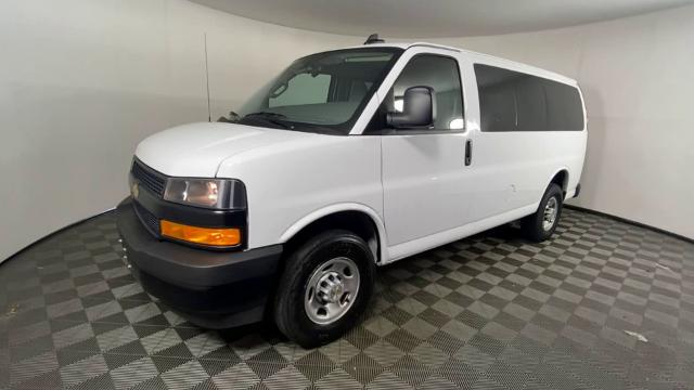 2024 Chevrolet Express Passenger 3500 Vehicle Photo in ALLIANCE, OH 44601-4622