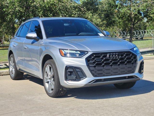 2025 Audi Q5 Vehicle Photo in HOUSTON, TX 77090