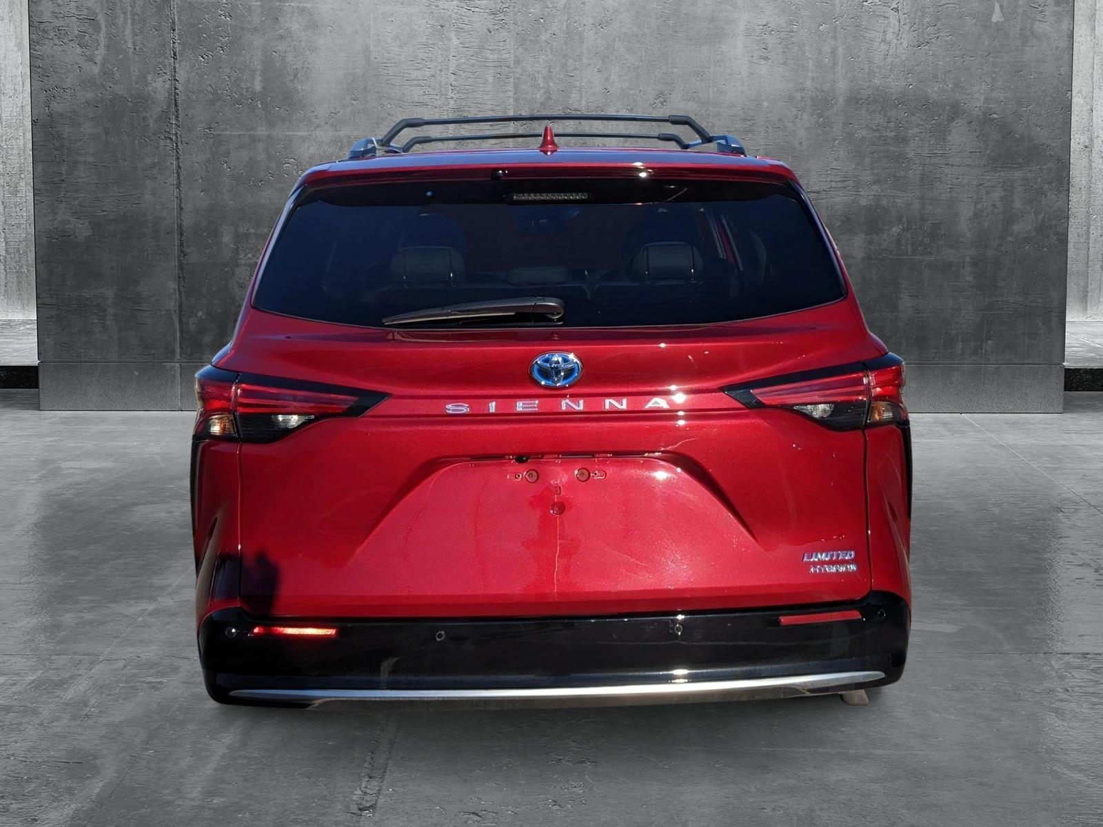 2023 Toyota Sienna Vehicle Photo in Austin, TX 78728