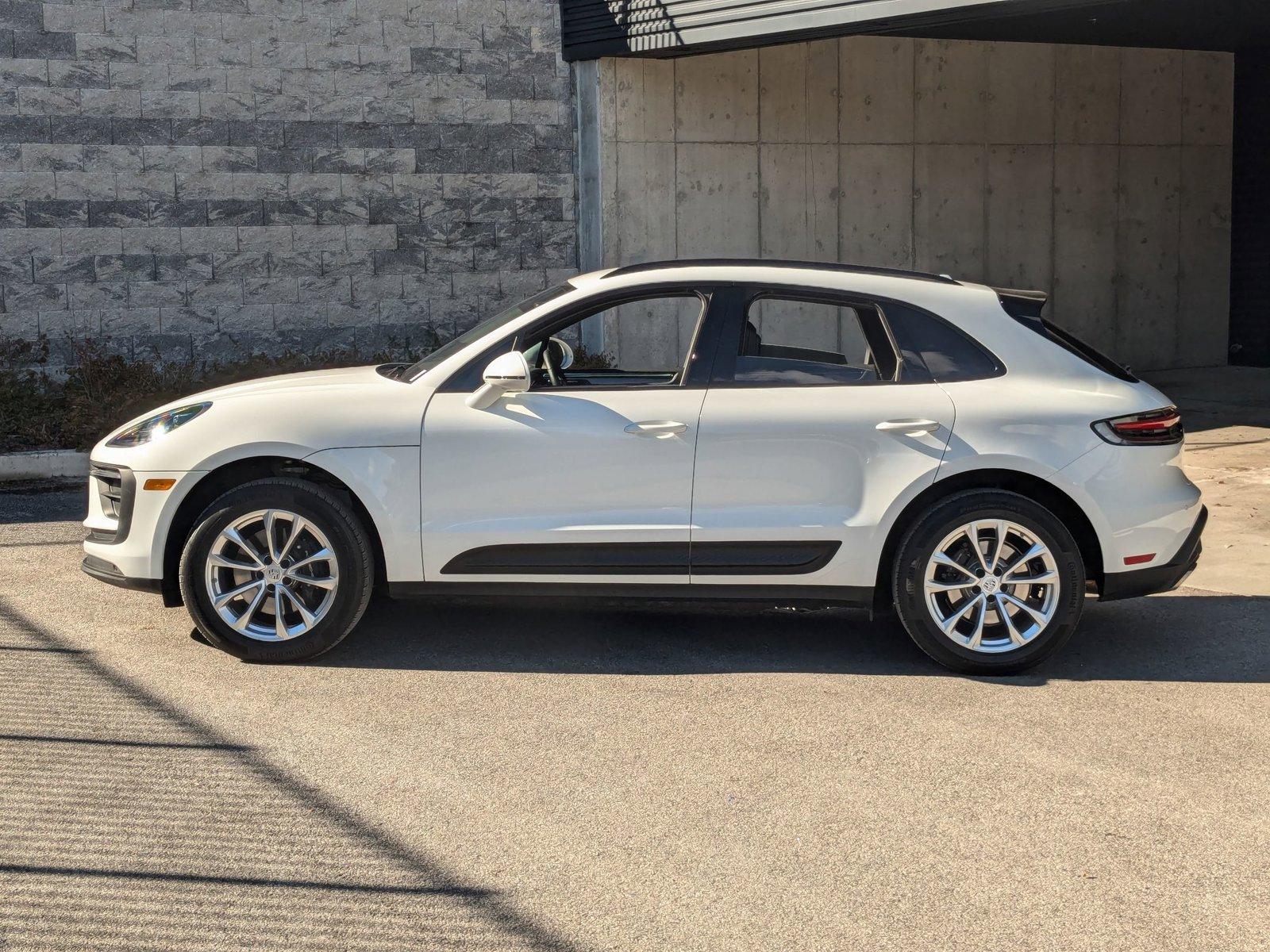 2024 Porsche Macan Vehicle Photo in Towson, MD 21204