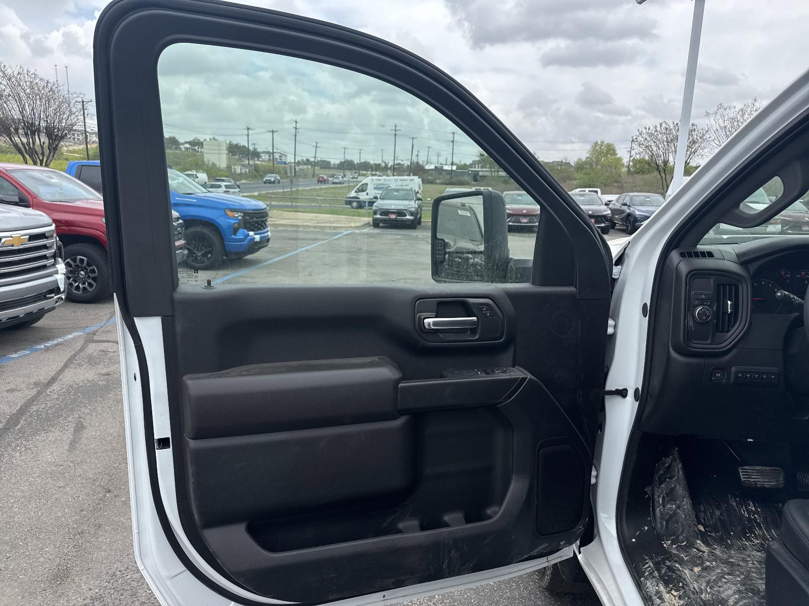2025 Chevrolet Silverado 3500 HD Chassis Cab Vehicle Photo in GEORGETOWN, TX 78626-7508
