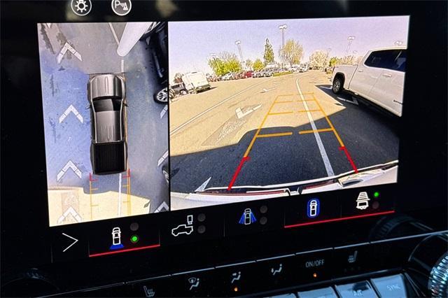 2025 GMC Canyon Vehicle Photo in ELK GROVE, CA 95757-8703