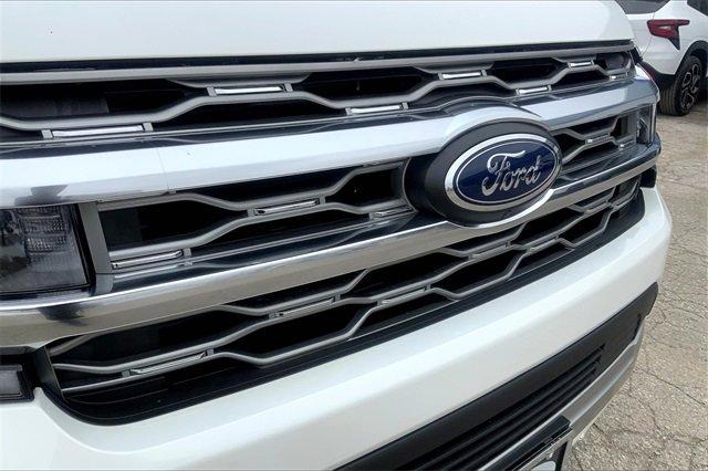 2024 Ford Expedition Vehicle Photo in TOPEKA, KS 66609-0000