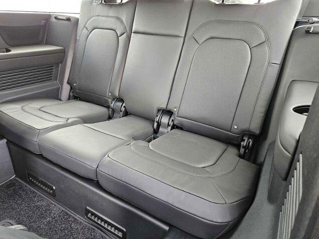 2025 Defender Vehicle Photo in AUSTIN, TX 78717