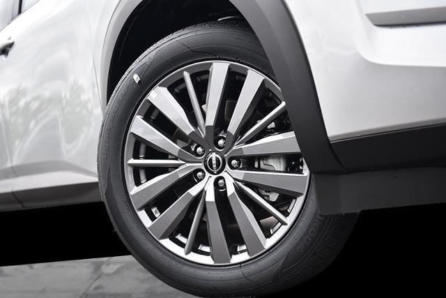 2025 Nissan Pathfinder Vehicle Photo in Ballwin, MO 63011