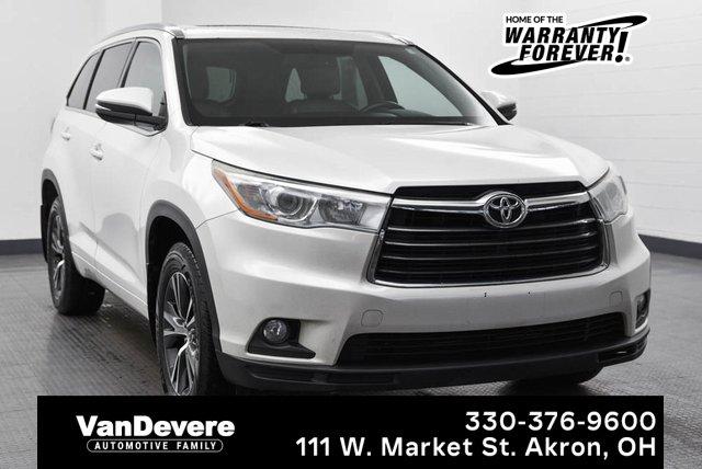 2016 Toyota Highlander Vehicle Photo in Akron, OH 44320