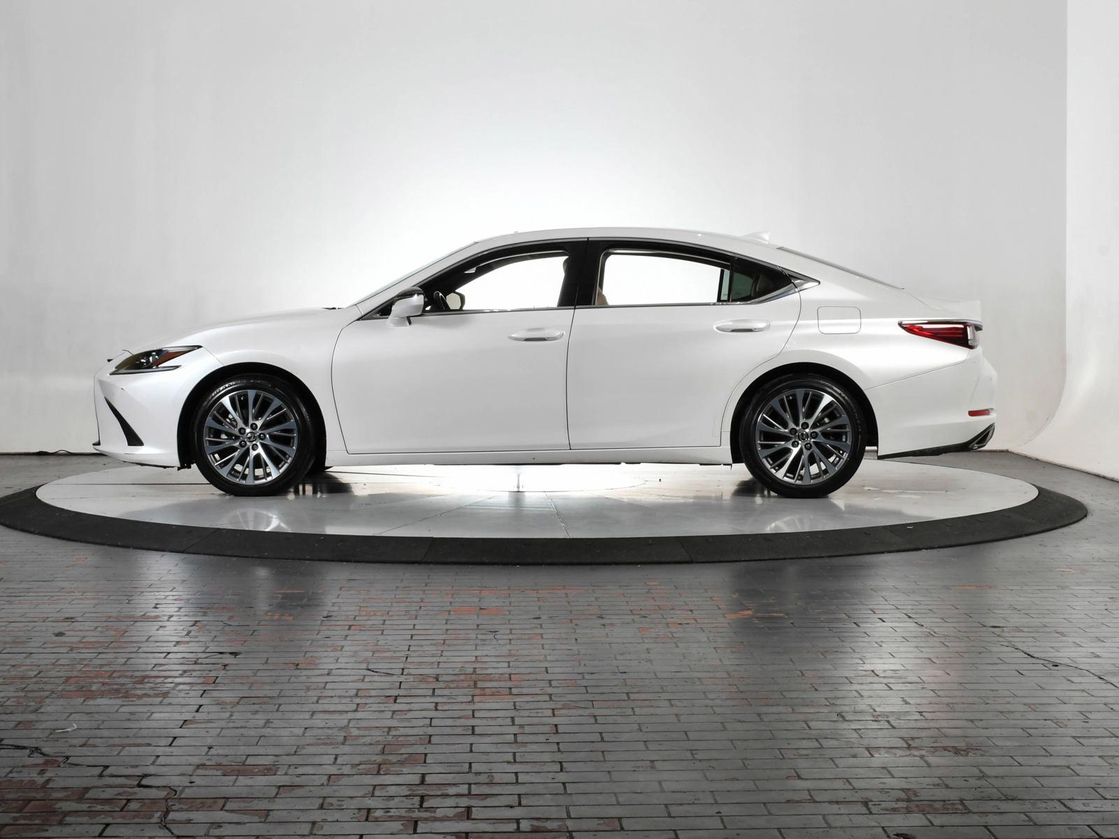 2021 Lexus ES 350 Vehicle Photo in DALLAS, TX 75235