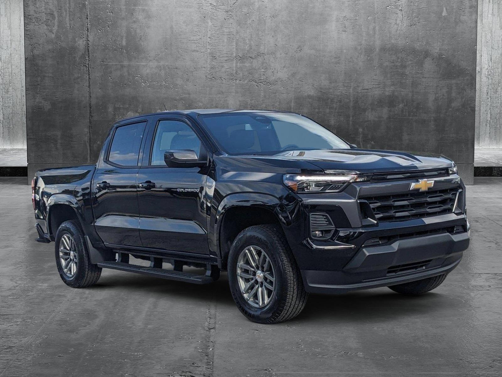 2024 Chevrolet Colorado Vehicle Photo in GREENACRES, FL 33463-3207