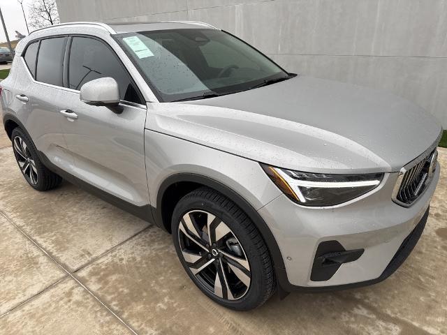 2025 Volvo XC40 Vehicle Photo in Grapevine, TX 76051