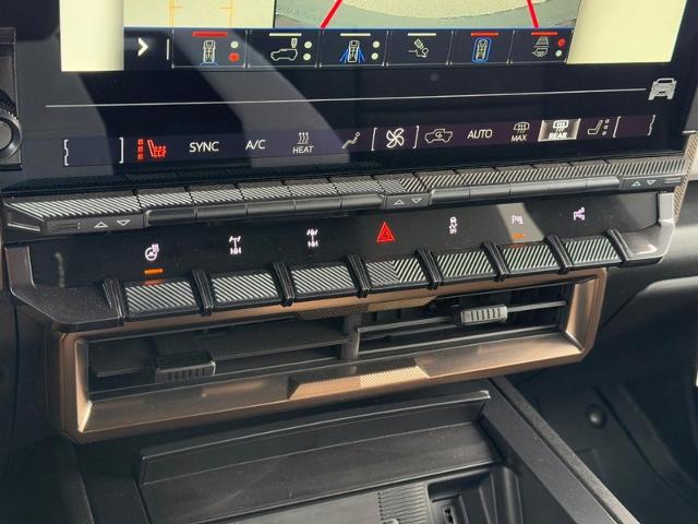 2024 GMC HUMMER EV SUV Vehicle Photo in COLUMBIA, MO 65203-3903