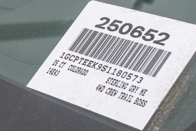 2025 Chevrolet Colorado Vehicle Photo in VENTURA, CA 93003-8585