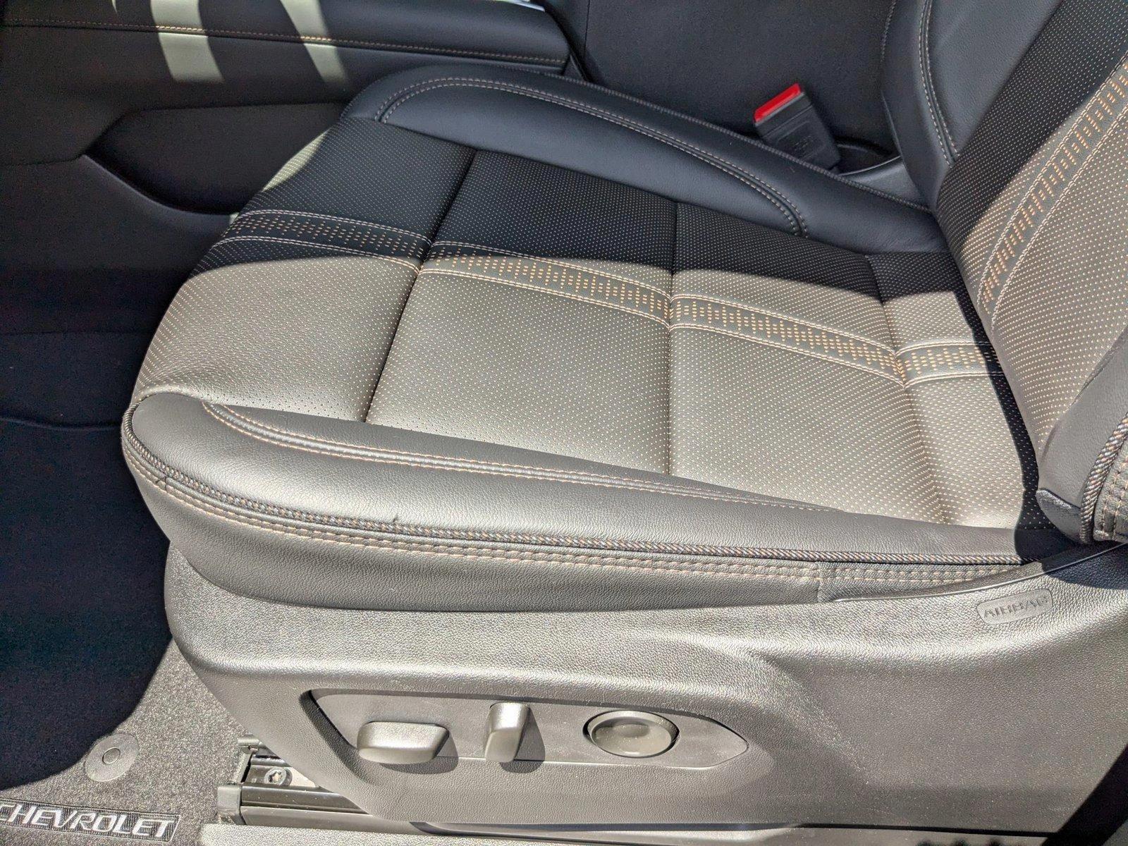 2025 Chevrolet Suburban Vehicle Photo in MIAMI, FL 33134-2699