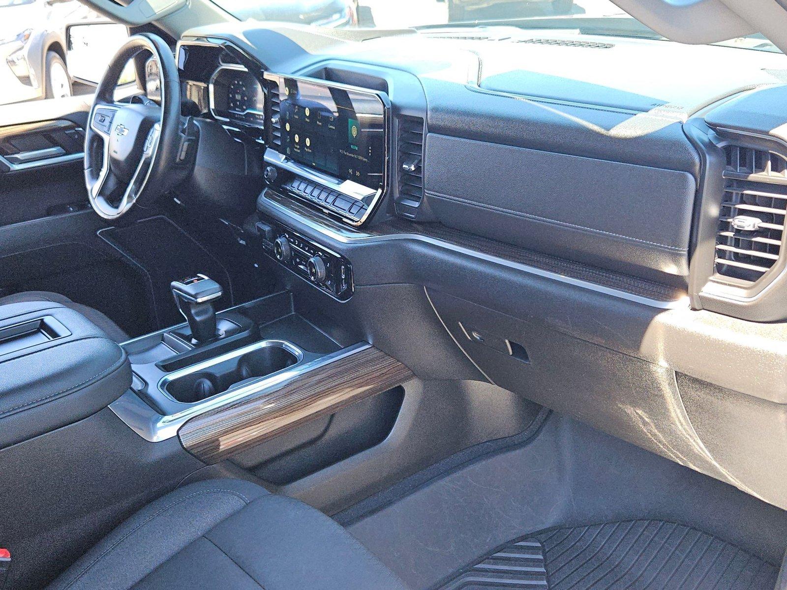 2022 Chevrolet Silverado 1500 Vehicle Photo in GILBERT, AZ 85297-0446