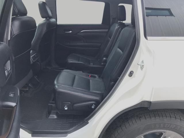 2018 Toyota Highlander Vehicle Photo in GREEN BAY, WI 54303-3330