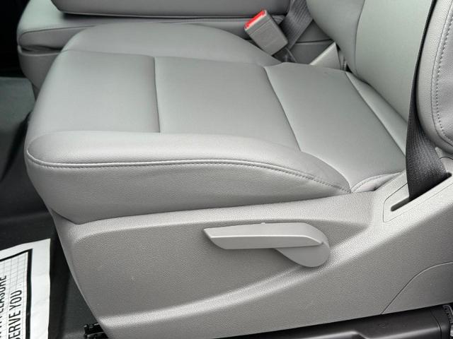 2024 Chevrolet Silverado 5500 HD Vehicle Photo in COLUMBIA, MO 65203-3903