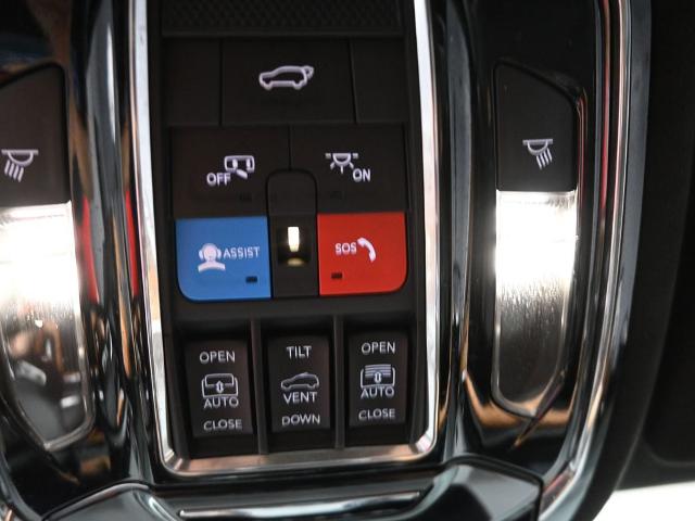 2023 Jeep Grand Cherokee 4xe Vehicle Photo in Cedar Rapids, IA 52402