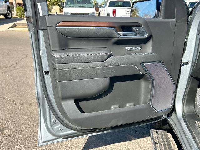 2025 GMC Sierra 1500 Vehicle Photo in GOODYEAR, AZ 85338-1310