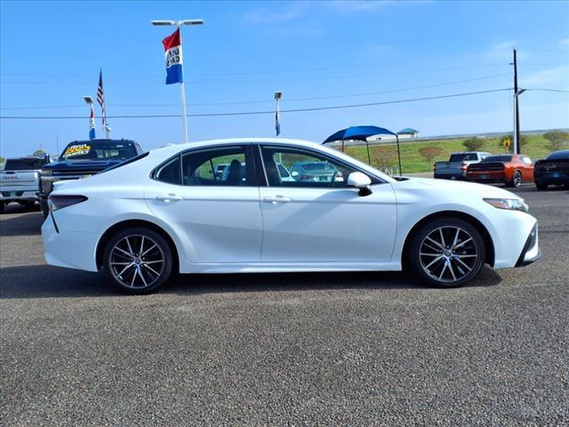 2021 Toyota Camry Vehicle Photo in NEDERLAND, TX 77627-8017