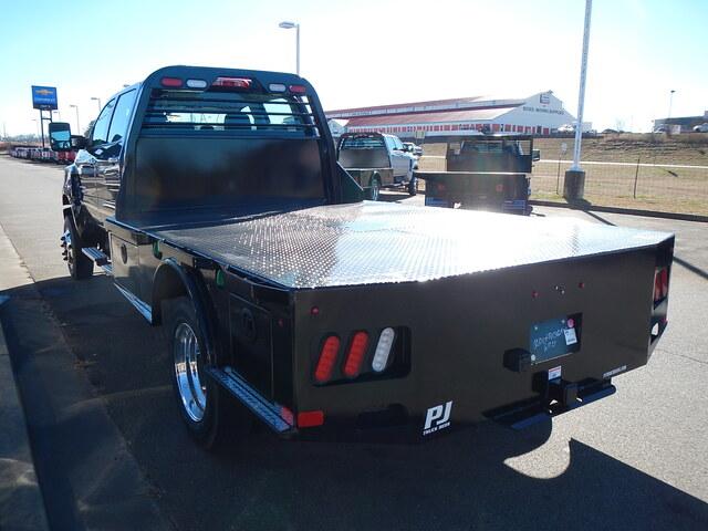 2024 Chevrolet Silverado 5500 HD Vehicle Photo in JASPER, GA 30143-8655