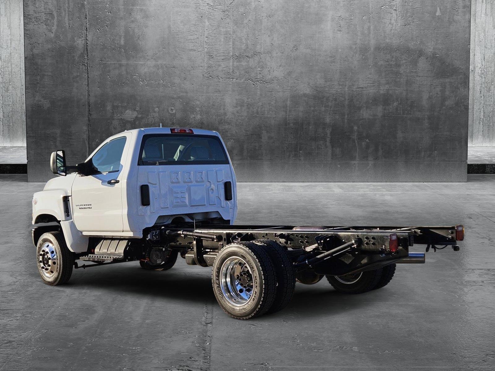 2024 Chevrolet Silverado 6500 HD Vehicle Photo in AMARILLO, TX 79103-4111