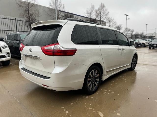 2018 Toyota Sienna Vehicle Photo in Grapevine, TX 76051