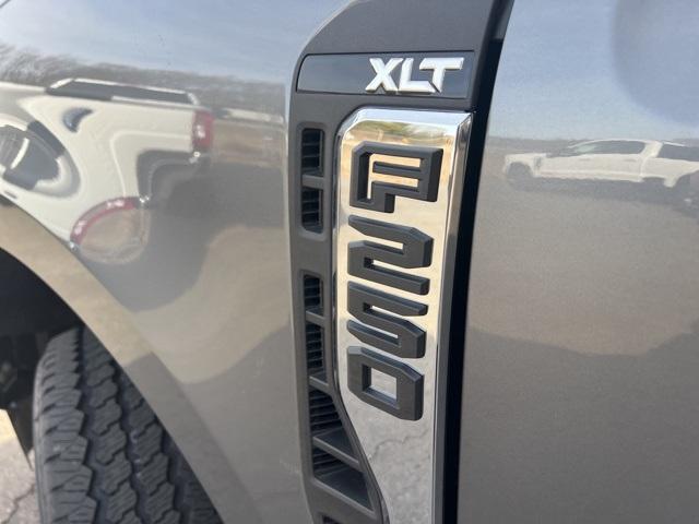 2024 Ford Super Duty F-250 SRW Vehicle Photo in Webster, MA 01570-1415
