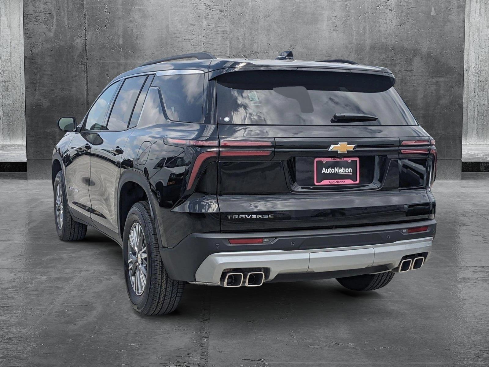 2025 Chevrolet Traverse Vehicle Photo in MIAMI, FL 33172-3015