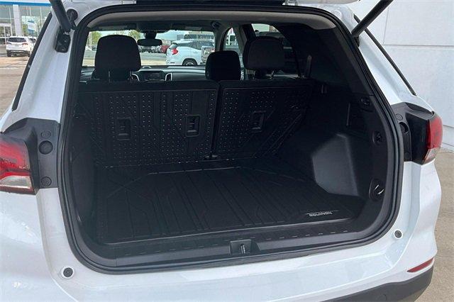2022 Chevrolet Equinox Vehicle Photo in TOPEKA, KS 66609-0000
